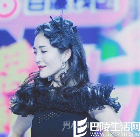 但她却美不过一秒,现场模仿费玉清“嘿嘿嘿” 但她却美不过一秒,现场模仿费玉清“嘿嘿嘿”