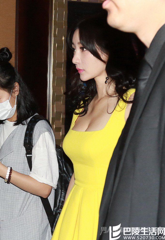 柳岩胸部 柳岩胸部