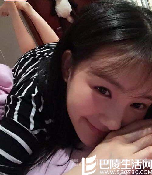 李一桐“床照”