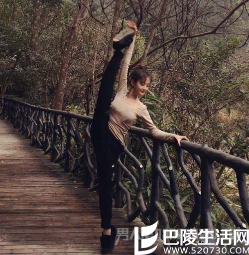 李一桐练舞照片