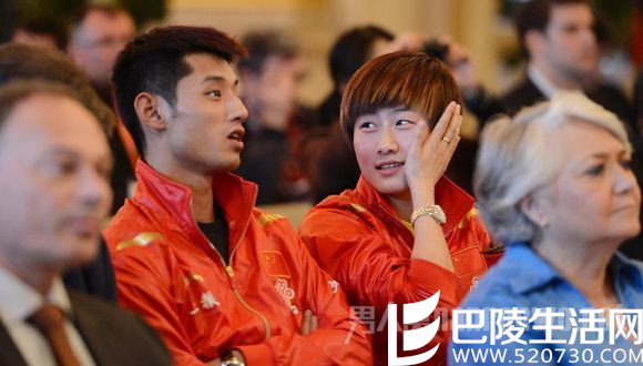 张继科丁宁谈笑风生 张继科丁宁谈笑风生