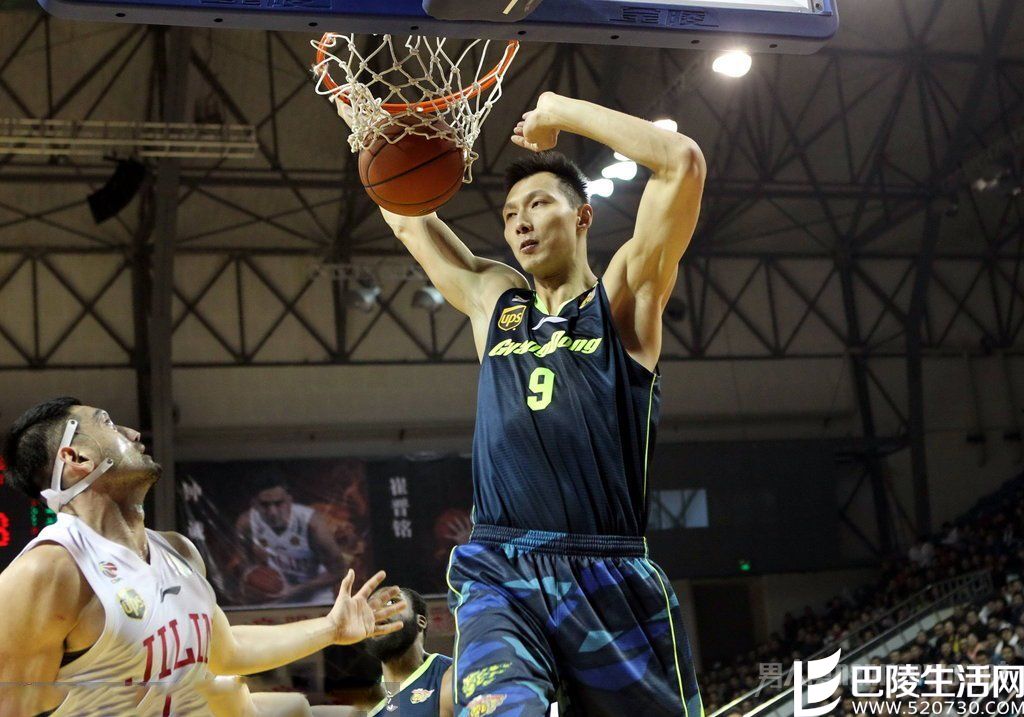 易建联灌篮 易建联灌篮