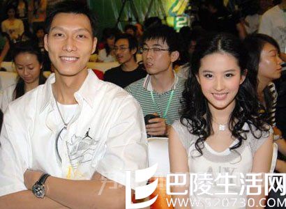 易建联刘亦菲合照 易建联刘亦菲合照
