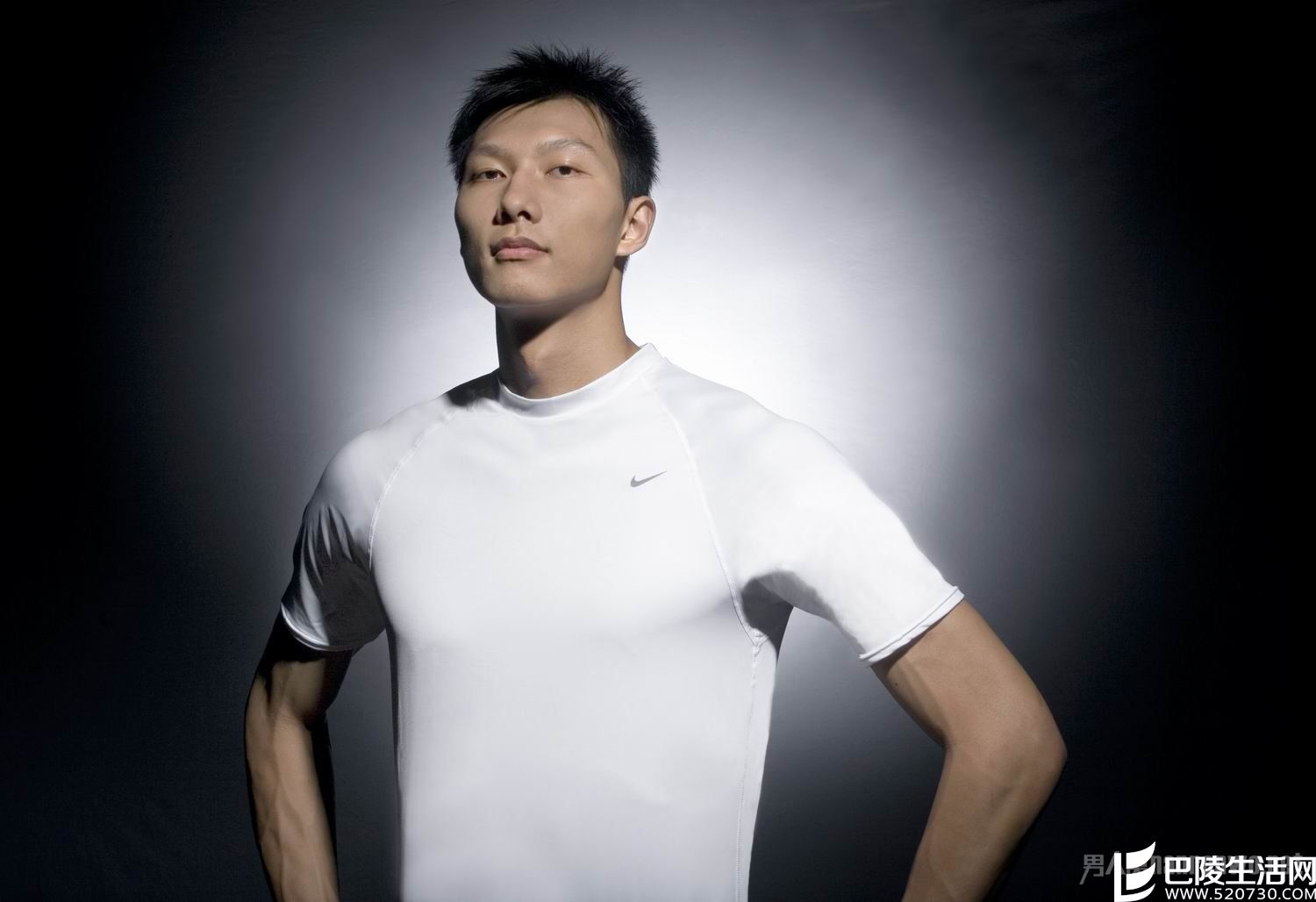 易建联帅照 易建联帅照