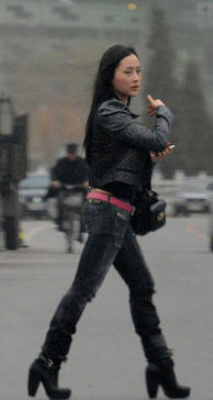 行走中的杨舒婷 行走中的杨舒婷