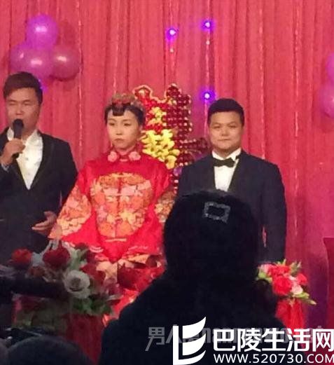 龙清泉和曾莉云结婚照