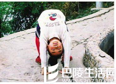 柔韧性极佳的何雯娜