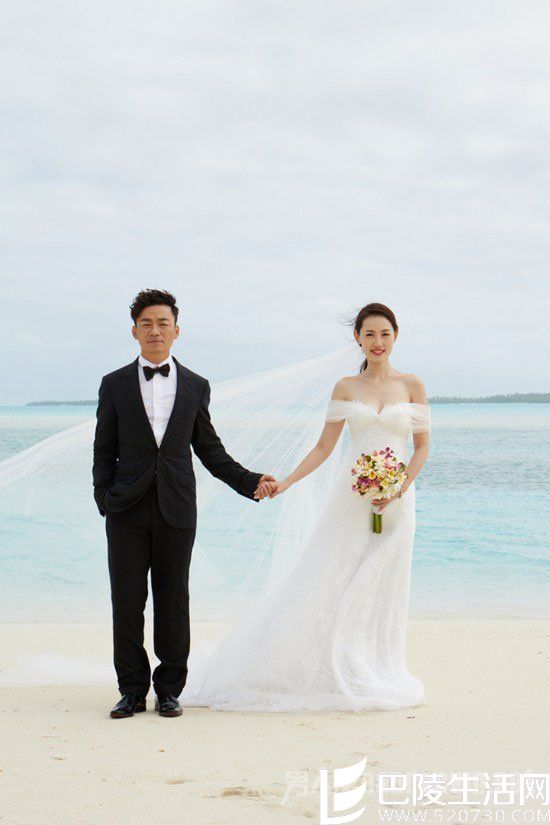 马蓉王宝强结婚照牵手照
