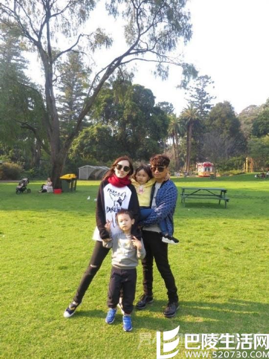 王宝强一家四口合照 王宝强一家四口合照