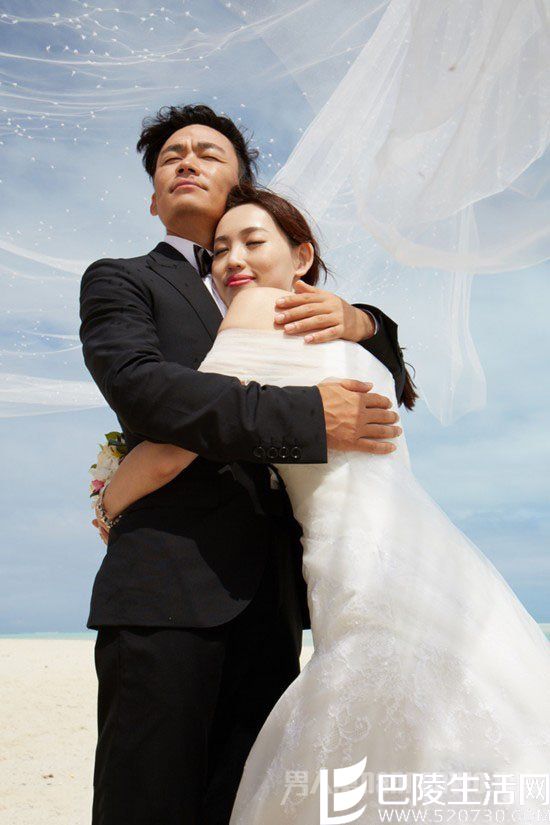 马蓉王宝强结婚照相拥