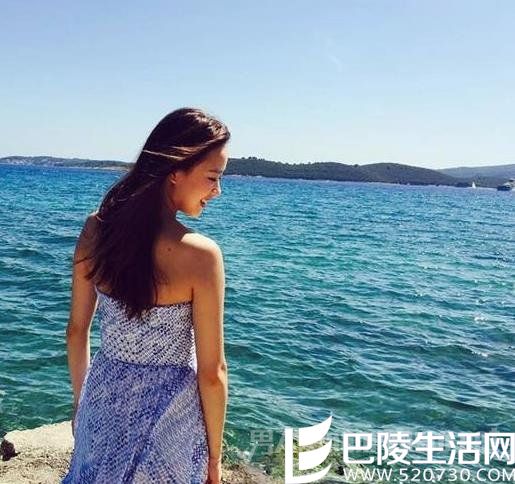 孙妍在秀性感美背 孙妍在秀性感美背