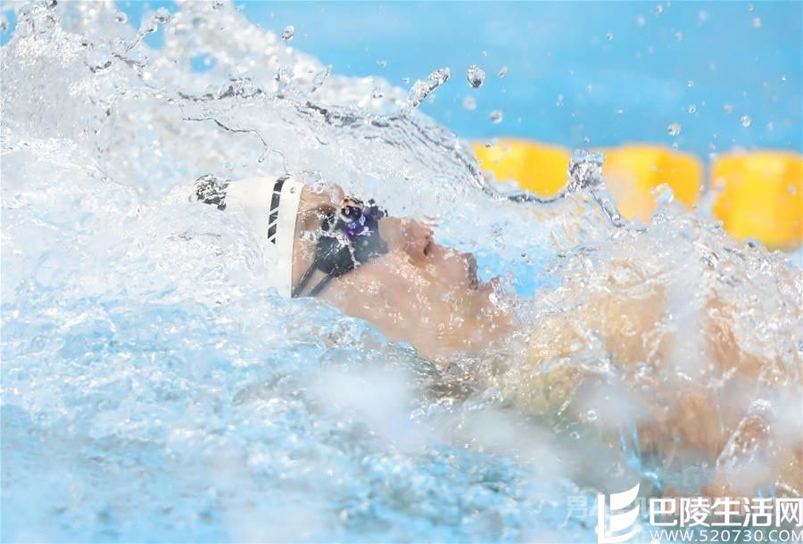 傅园慧比赛中 傅园慧比赛中