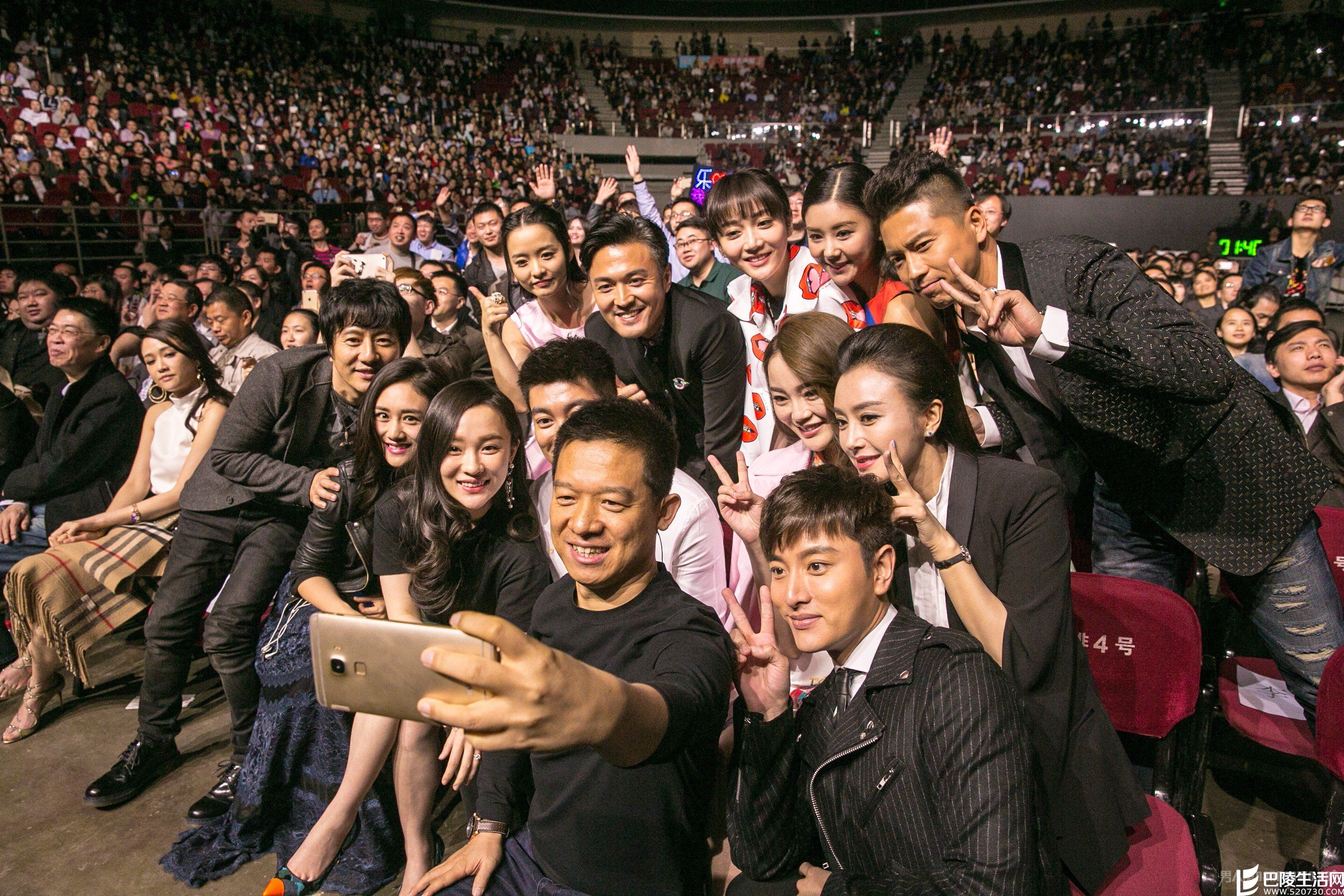 甘薇老公贾跃亭：没有红色背景