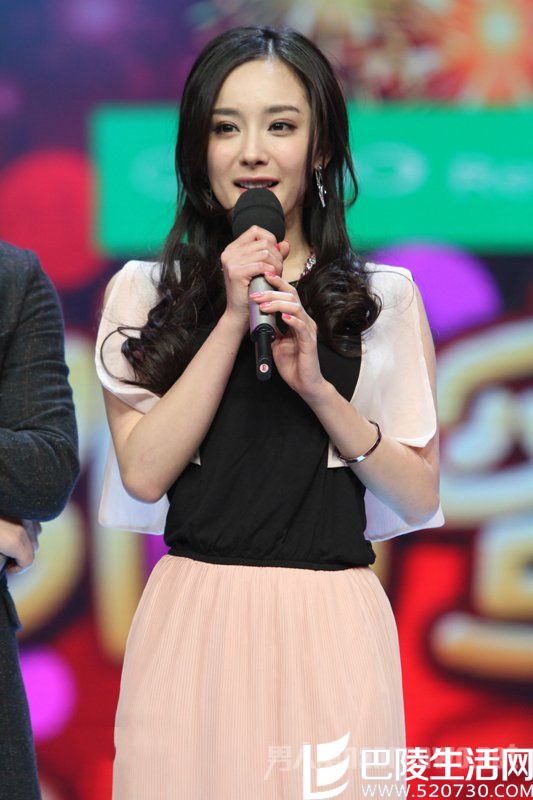 周渝民现场逼杨幂脱衣换装