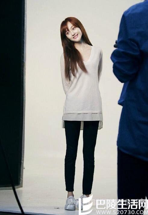 郑爽工作室被偷拍 郑爽工作室被偷拍