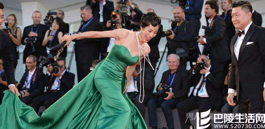 景珂摔跤 景珂摔跤