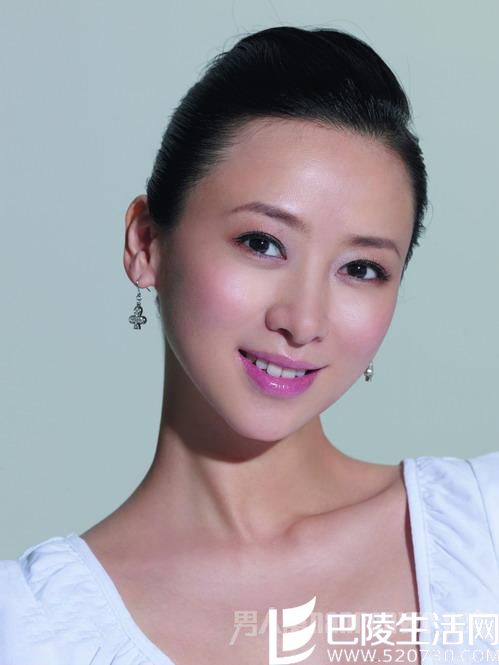 翁虹家庭背景如何