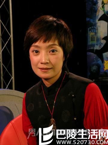 张嘉译的老婆近照