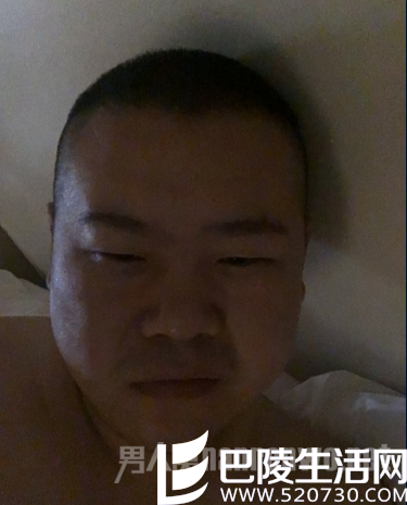 岳宇鹏撞脸高晓松