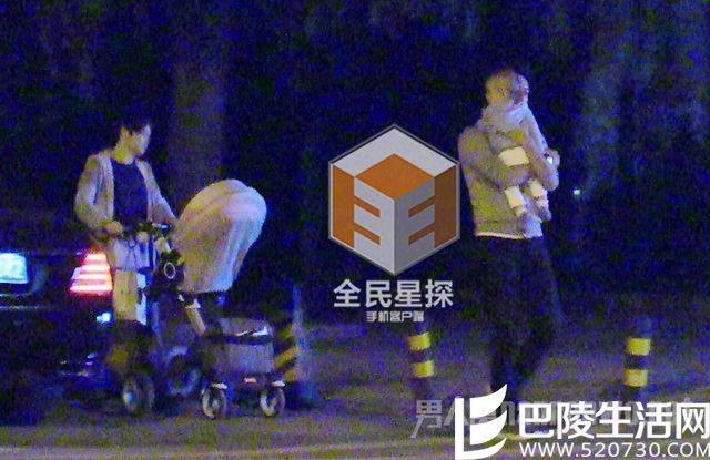 靳东抱着儿子