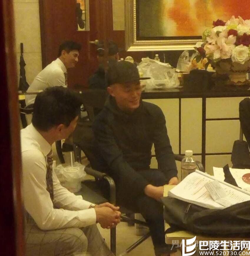 霍建华吴奇隆两人热聊