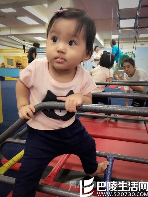 咘咘自己玩耍 咘咘自己玩耍