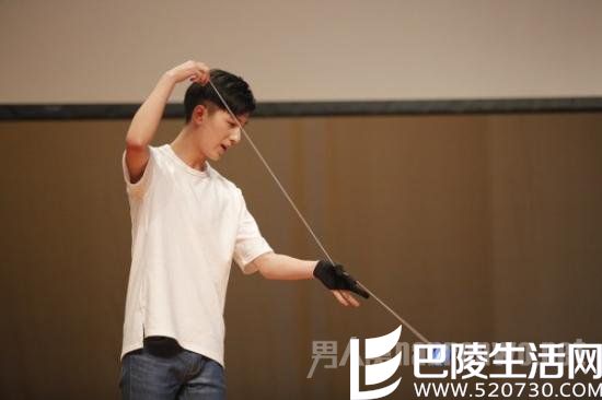 李宏毅玩悠悠球