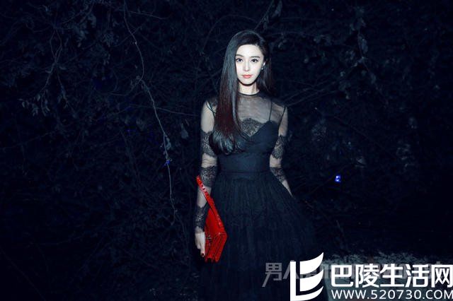 范冰冰身穿黑裙皮肤白皙 范冰冰身穿黑裙皮肤白皙