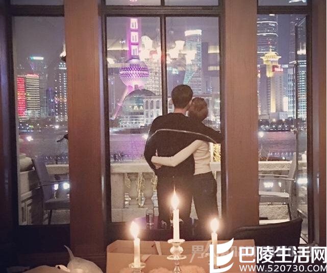 娜扎张翰在外滩边酒店前拥抱 娜扎张翰在外滩边酒店前拥抱