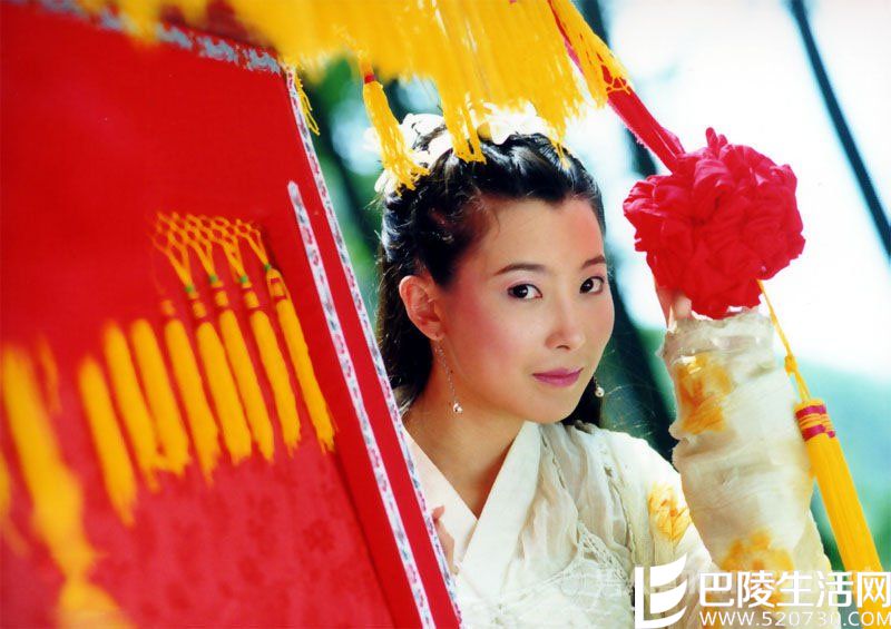 张琰琰扮演的朱七七 张琰琰扮演的朱七七