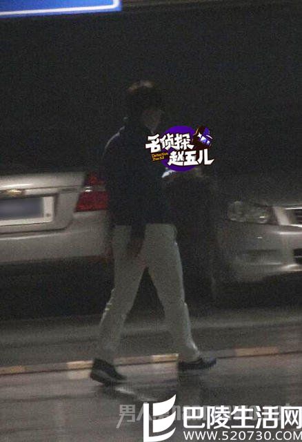 王宝强背影落寞