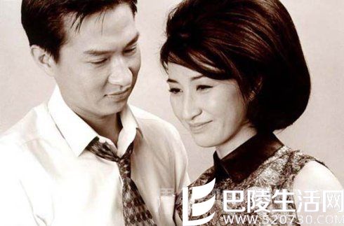 关咏荷张家辉恩爱如初 关咏荷张家辉恩爱如初