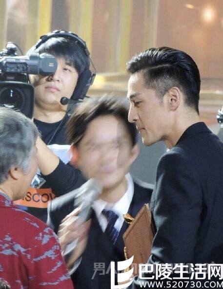 何炅胡歌同框 何炅胡歌同框