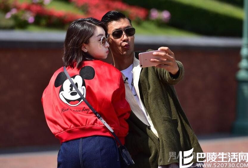 余文乐周冬雨自拍