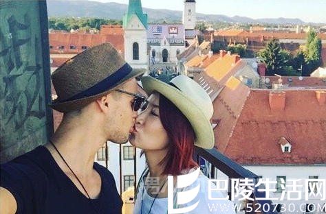 许婧与男友恩爱照