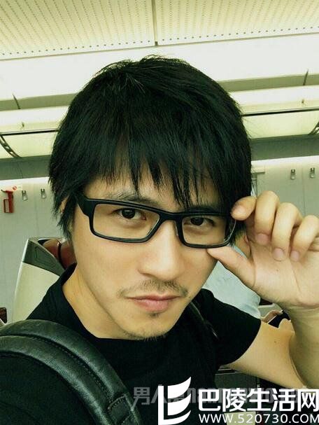 韩寒自拍 韩寒自拍