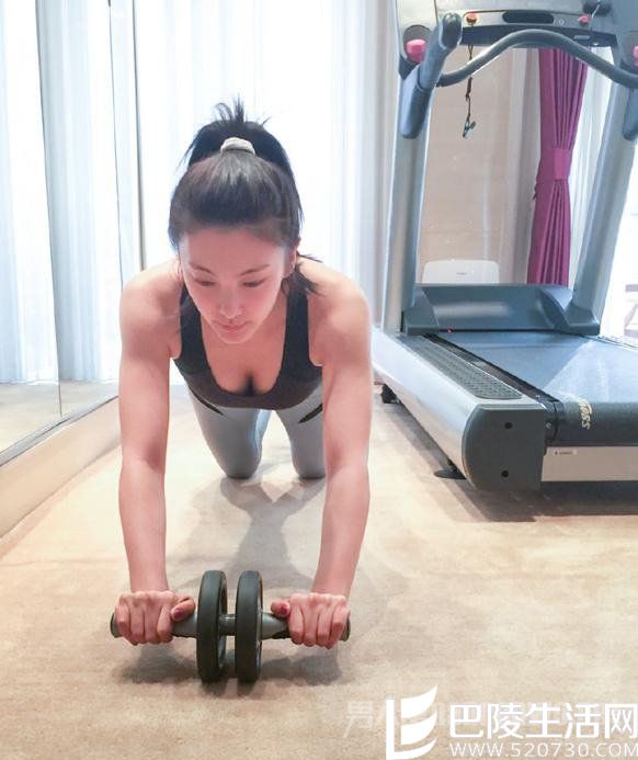 张雨绮大秀性感身材