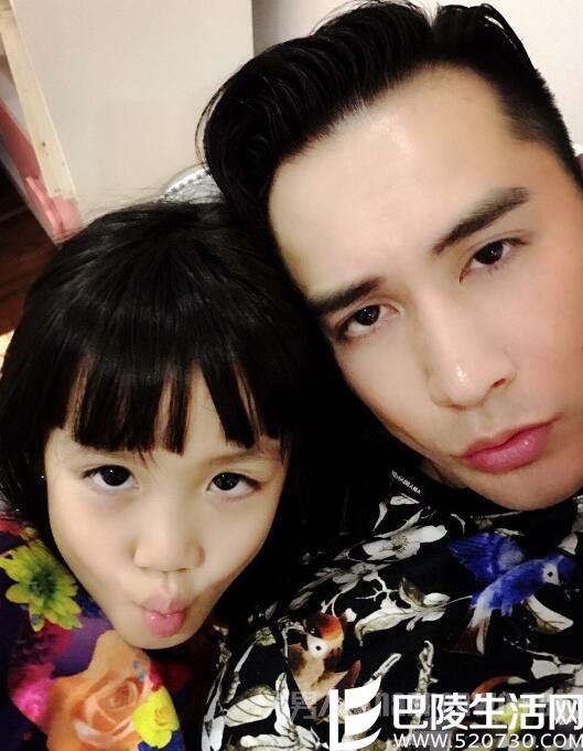 张伦硕是严稚棱亲爸爸吗