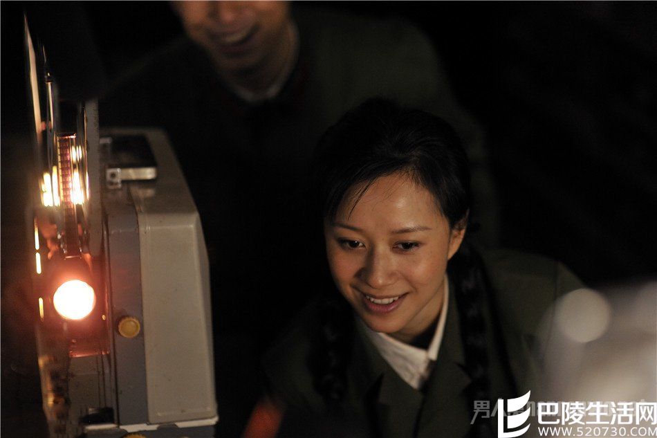 倪虹洁主演《蓝色骨头》 倪虹洁主演《蓝色骨头》