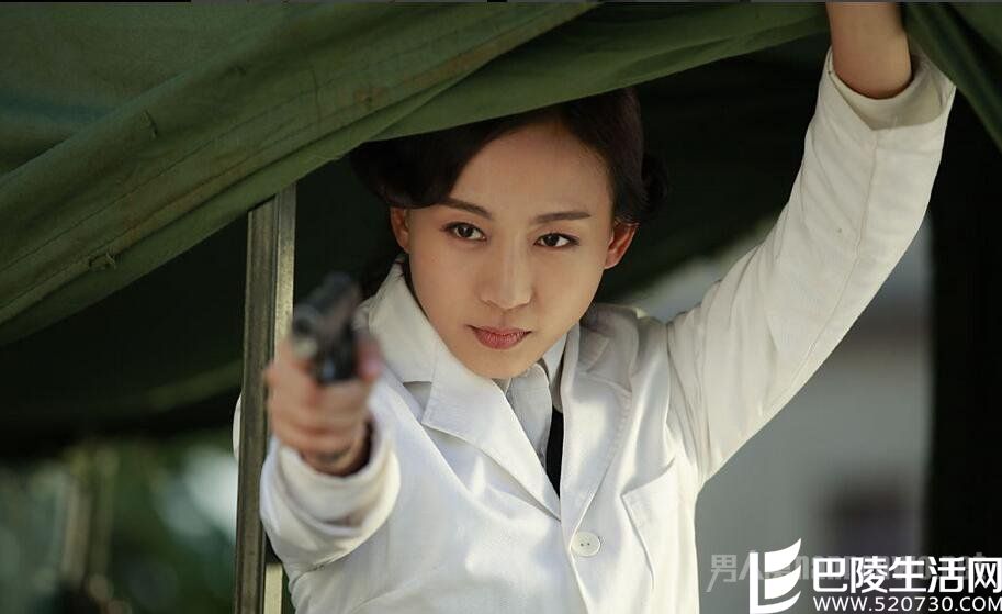 丁子玲剧中持枪 丁子玲剧中持枪