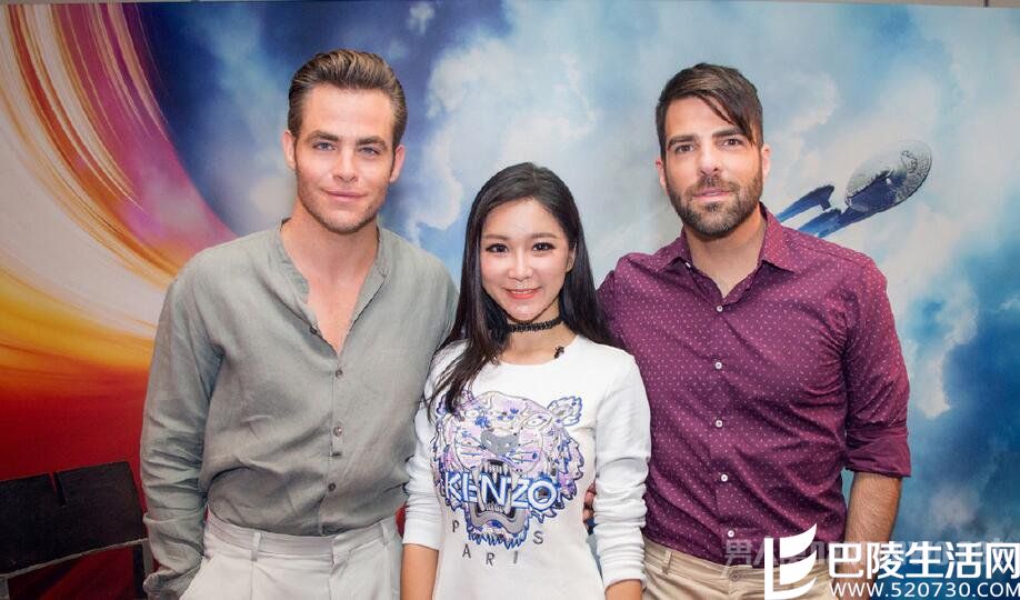 周玲安与星际迷航演员合影 周玲安与星际迷航演员合影