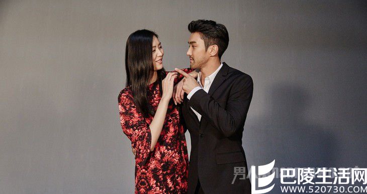 刘雯崔始源写真