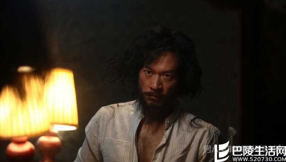 谭凯剧照披头散发