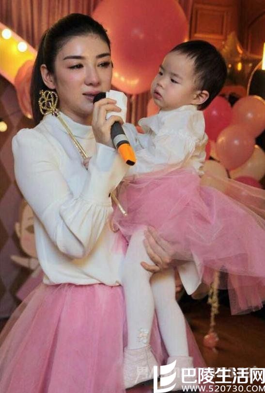 黄奕与女儿 黄奕与女儿