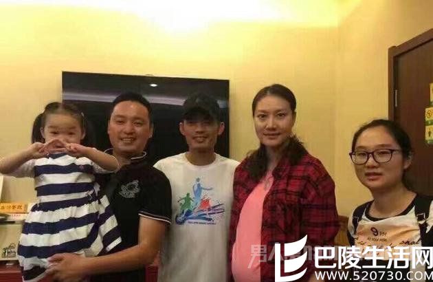 10月份曝光的谢杏芳大肚照 10月份曝光的谢杏芳大肚照