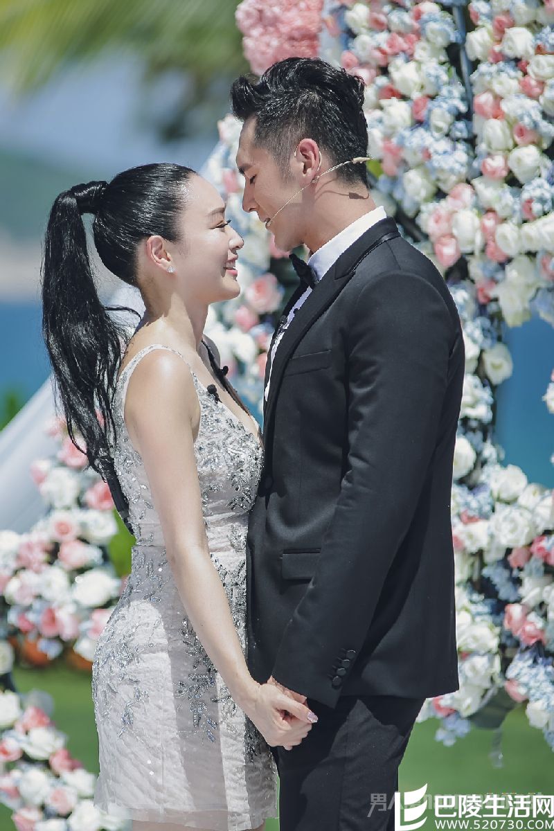 张伦硕赞钟丽缇伟大