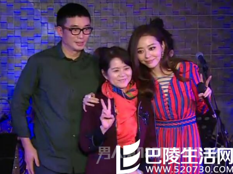 张靓颖妈妈与冯轲