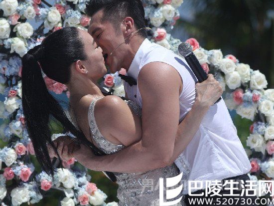 钟丽缇张伦硕亲吻