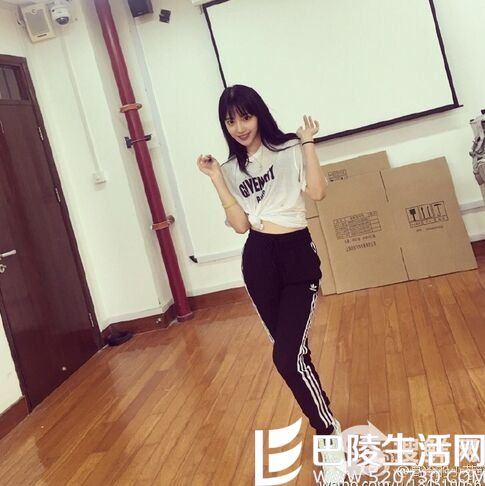 熊猫tv苏菲个人资料微博 斗鱼高冷的小苏菲直播间房间ID号素颜照去哪了