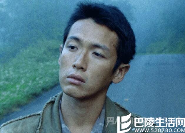 柯震东电影“再现”吸毒